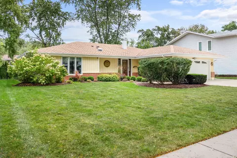 1505 Chartwell Rd, Schaumburg, IL 60195