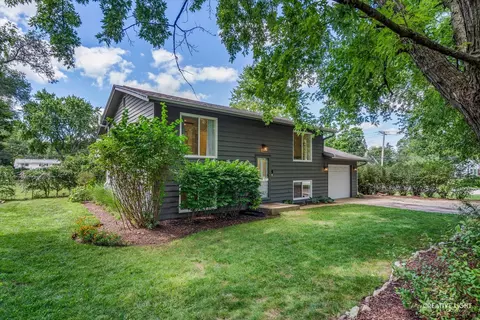 5 Kent Ave, Crystal Lake, IL 60014