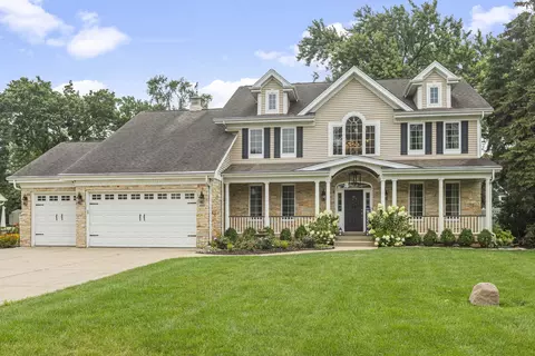 105 W Ridge Ave, Prospect Heights, IL 60070