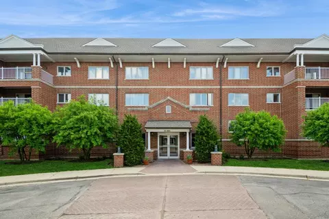 460 S Northwest Hwy #309A, Park Ridge, IL 60068