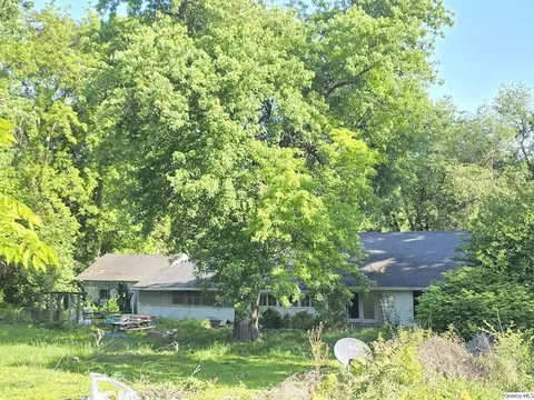 1715 N 4th, Quincy, IL 62301