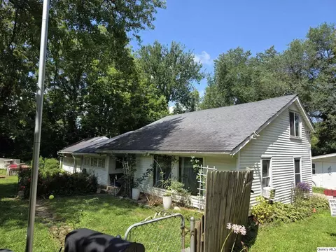 1715 N 4th, Quincy, IL 62301
