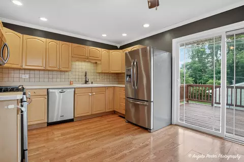 4409 Prairie Ave, Mchenry, IL 60050 photo 2
