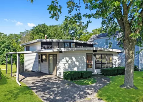 3212 Emerald Ave, Steger, IL 60475