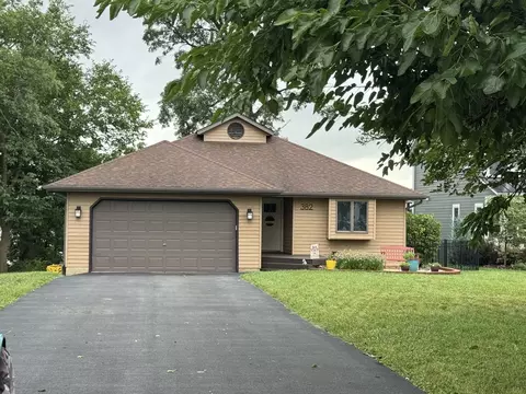 382 Holiday Dr, Lake Holiday, IL 60552