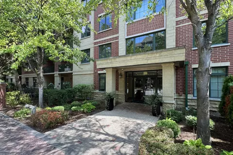 11 S Wille St #311, Mount Prospect, IL 60056