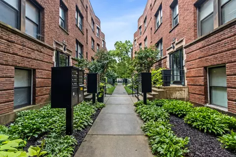 4527 S Drexel Blvd #3S, Chicago, IL 60653