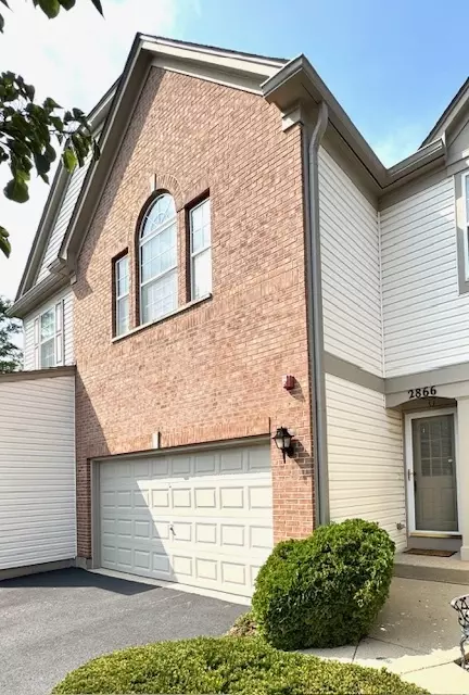 2866 Stonewater Dr, Naperville, IL 60564