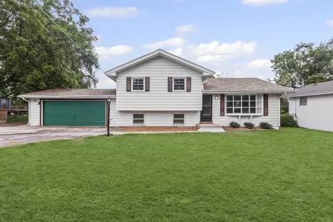 27 W050 Hickory Ln, West Chicago, IL 60185