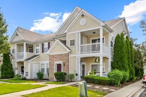 2225 Aurora Dr #22, Pingree Grove, IL 60140