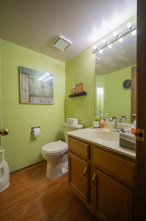 Bath - 510 Orchards Pass, Bartlett, IL 60103 photo 1 of 4