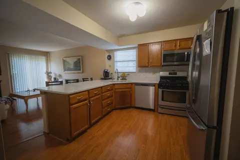 Kitchen - 510 Orchards Pass, Bartlett, IL 60103 photo 3 of 4