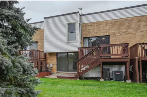 Exterior - 364 Cedar Tree Ct, Hoffman Estates, IL 60169 photo 2 of 2