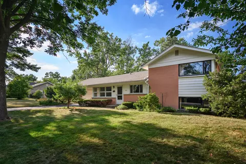 800 Clover Ct, Glenview, IL 60025 photo 2