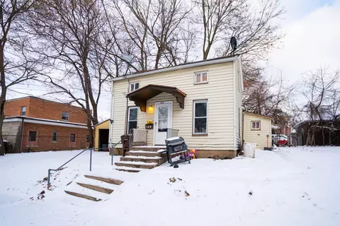 817 S State Ave, Freeport, IL 61032 photo 1