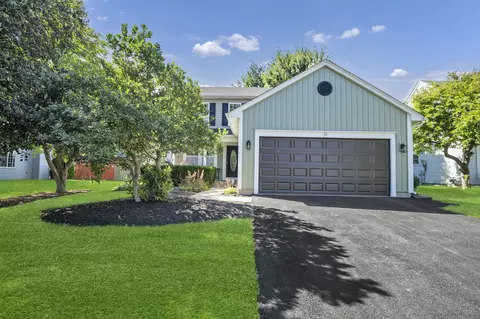 31 S London Ct, South Elgin, IL 60177
