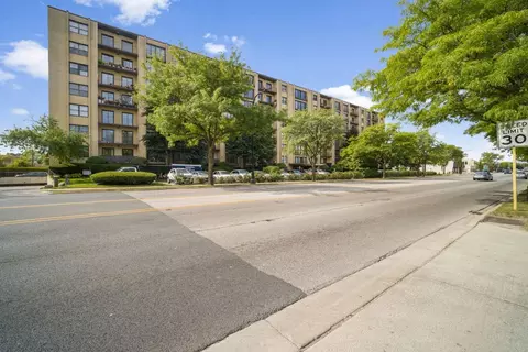 4601 W Touhy Ave #714, Lincolnwood, IL 60712