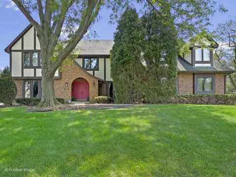 530 Devon Dr, Burr Ridge, IL 60527