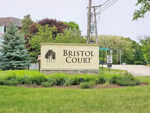 500 Thames Pkwy #2K, Park Ridge, IL 60068