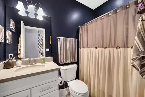Bath - 3615 Eldorado Rd, Elgin, IL 60124 photo 3 of 4