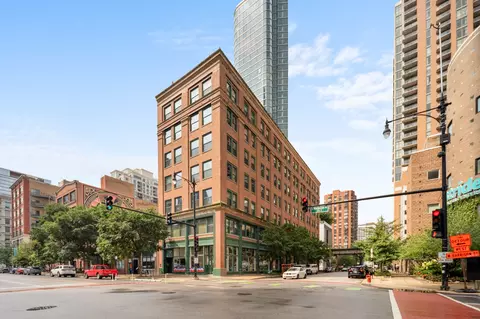 900 S Wabash Ave #404, Chicago, IL 60605