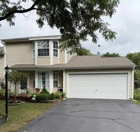 404 Lauren Ln, Island Lake, IL 60042