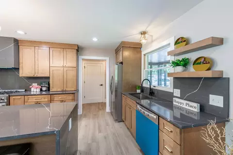 Kitchen - 37 W985 Binnie Rd, Dundee, IL 60118 photo 4 of 8