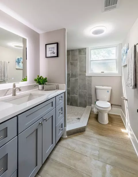 Bath - 37 W985 Binnie Rd, Dundee, IL 60118 photo 6 of 6