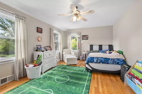 Bedroom - 1515 Monroe Ave, River Forest, IL 60305 photo 2 of 3
