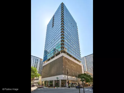 550 N St Clair St #2402, Chicago, IL 60611