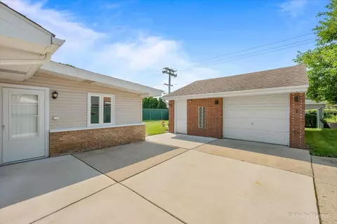 Undisclosed, Des Plaines, IL 60016 photo 19