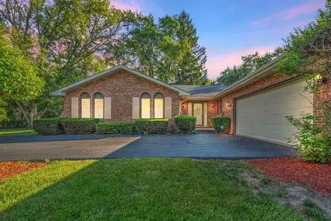 29 W431 Sunset Ridge Dr, Bartlett, IL 60103 photo 2