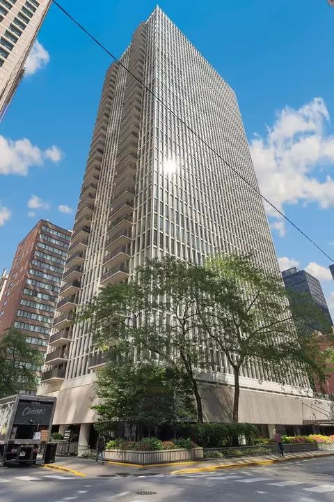 200 E Delaware Pl #13F, Chicago, IL 60611