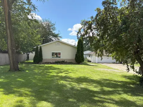 247 E North St, Lockport, IL 60441