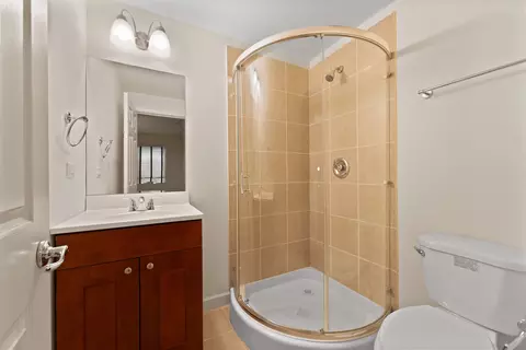 Bath - 86 Northfield Ter, Wheeling, IL 60090 photo 5 of 5