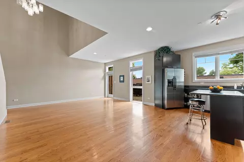 Living - 86 Northfield Ter, Wheeling, IL 60090 photo 4 of 9