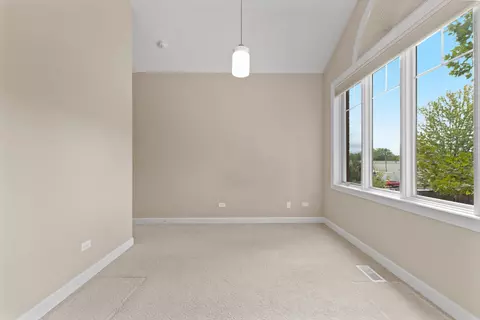 Living - 86 Northfield Ter, Wheeling, IL 60090 photo 7 of 9