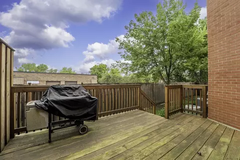 Exterior - 86 Northfield Ter, Wheeling, IL 60090 photo 2 of 3