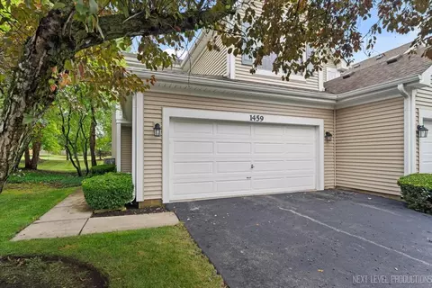 1459 Walnut Hill Ave #B, Saint Charles, IL 60174