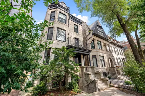 924 W Fullerton Ave #2, Chicago, IL 60614