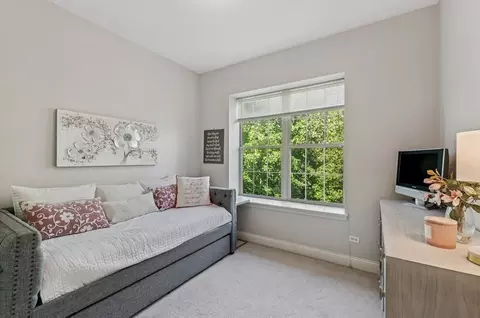 Bedroom - 2700 Summit Dr #409, Glenview, IL 60025 photo 1 of 5