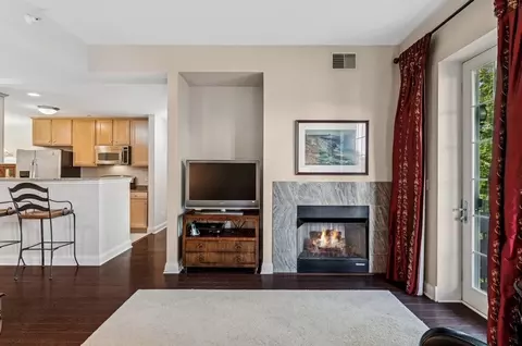 Living - 2700 Summit Dr #409, Glenview, IL 60025 photo 3 of 5