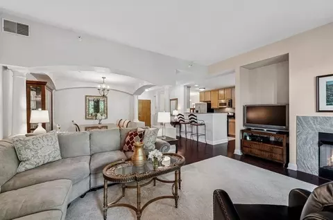 Living - 2700 Summit Dr #409, Glenview, IL 60025 photo 2 of 5
