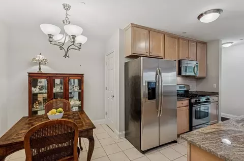 Dining - 2700 Summit Dr #409, Glenview, IL 60025 photo 3 of 4