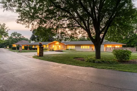 208 Brookdale Ln, Palatine, IL 60067