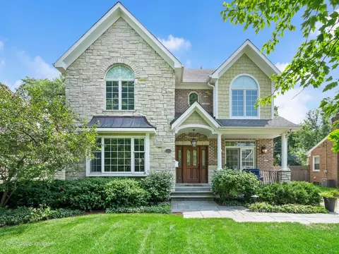 113 Mohawk Dr, Clarendon Hills, IL 60514