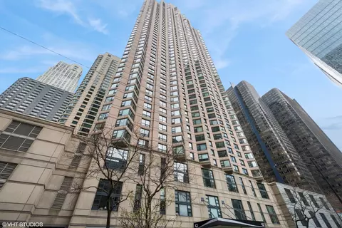 401 E Ontario St #702, Chicago, IL 60611