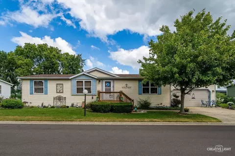 132 Cardinal Ln, Sandwich, IL 60548