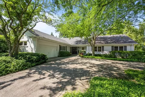 356 Sheridan Rd, Glencoe, IL 60022