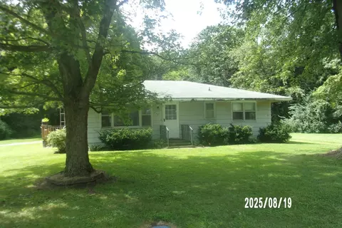312 Hobson St, Woodland, IL 60974